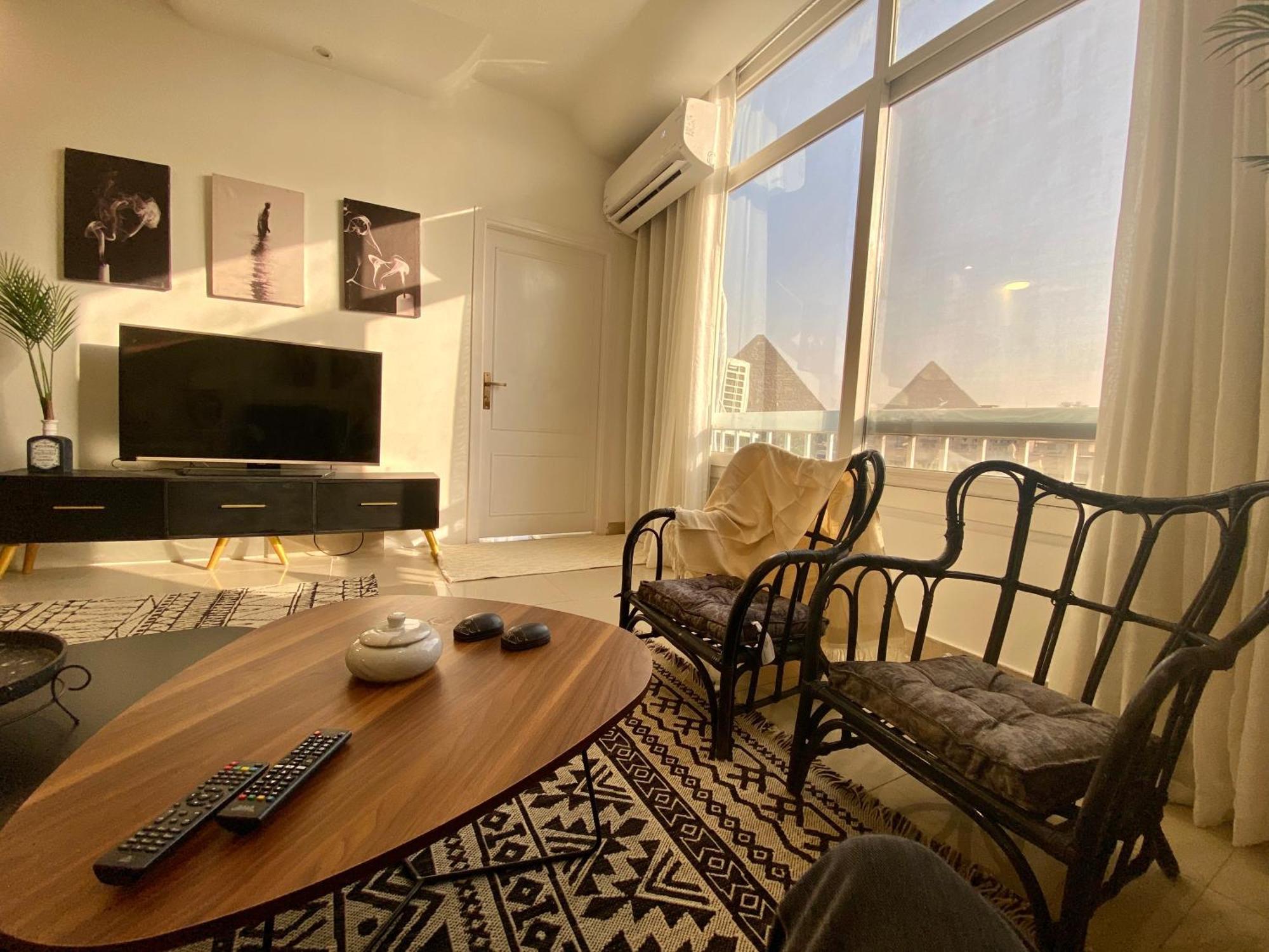 The Pyramid Area Vibe Apartment Kaherah Luaran gambar